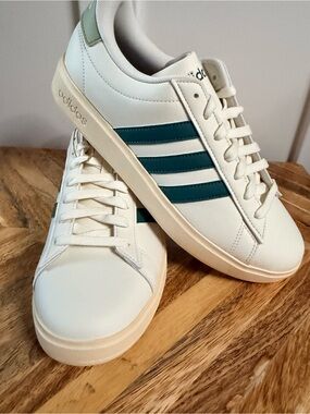 Adidas Grand Court 2.0 Men’s 9.5 Off White Green Sneakers NWT